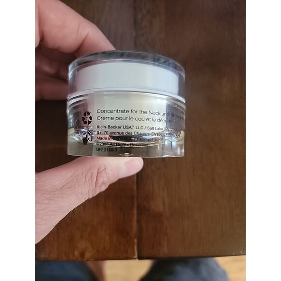 Strivectin TL Neck Cream Concentrate For The Neck & Decolletage 1 oz NEW - Picture 2 of 6